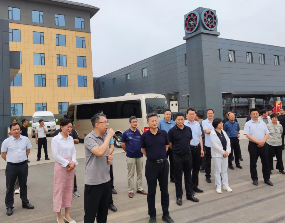 孟津區(qū)2024年第三次項(xiàng)目觀摩活動(dòng)--孟津區(qū)委副書記、區(qū)長常涌濤一行實(shí)地調(diào)研鴻元軸承